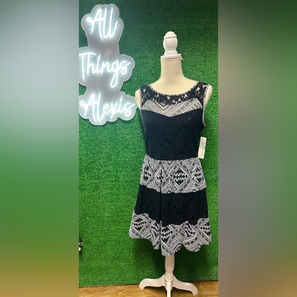 Speechless Pattered dress